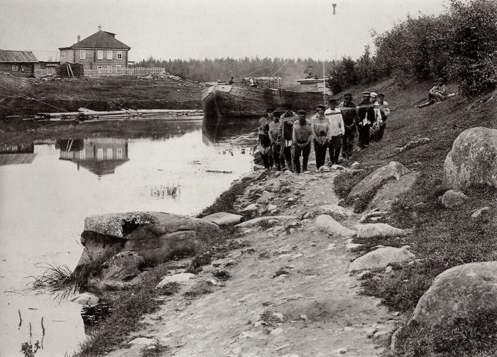 1900-е гг. Бурлаки, баржи, на Ладожском канале, Россия фото. 